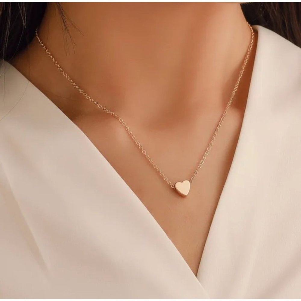 NEW Precious Tiny Dainty Heart Chic Pendant Charm Necklace Chain Gold A0109